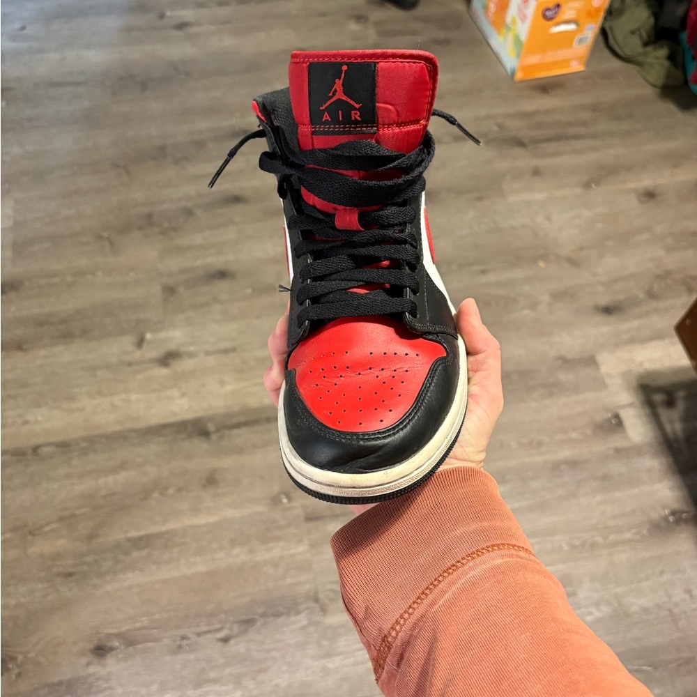 Men's Jordan 1 Mid - Picture 3 of 11